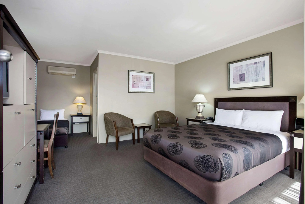 Comfort Inn On Raglan