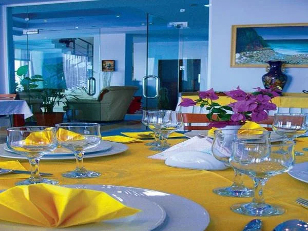 Helia Hotel