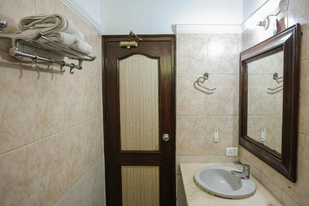 Oyo 1133 City Park Plaza