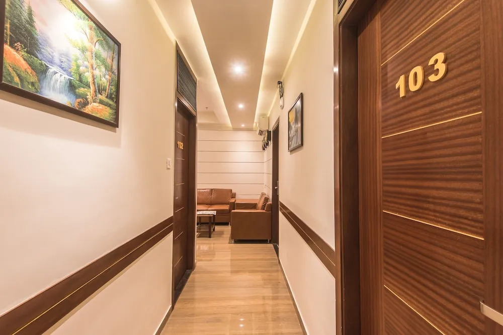 OYO 9328 Empire Suite