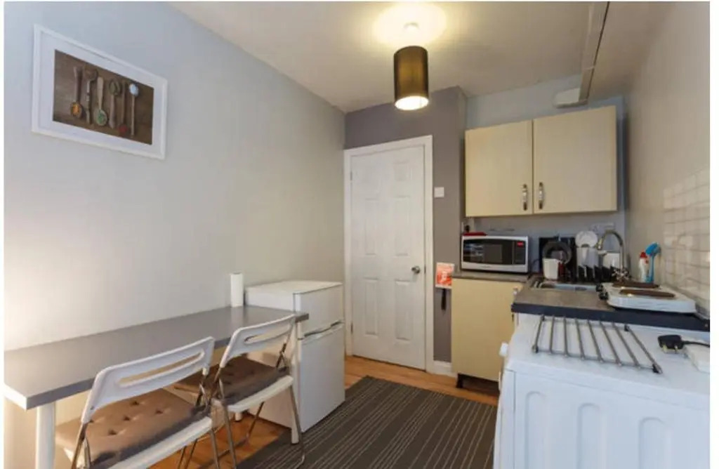 Shirley Apartments, Cozy Studio, 10 Min Drive to City Centre and Cruise Ship Terminals