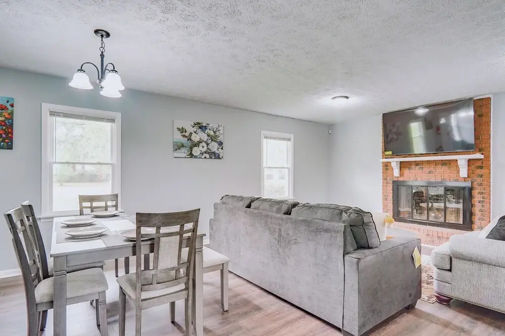 5 Mi to Dtwn: Family-friendly Fayetteville Home!