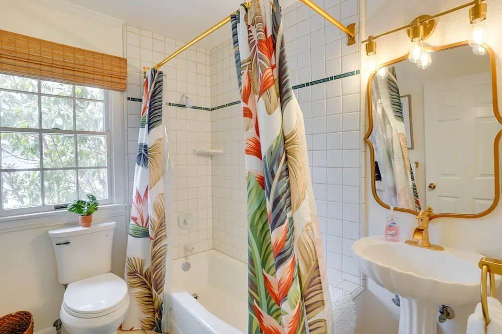 Dreamy Catalina Island Home, Walk to Beach & Ferry