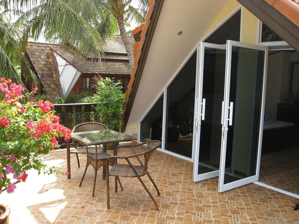 Coconut Laguna Villas