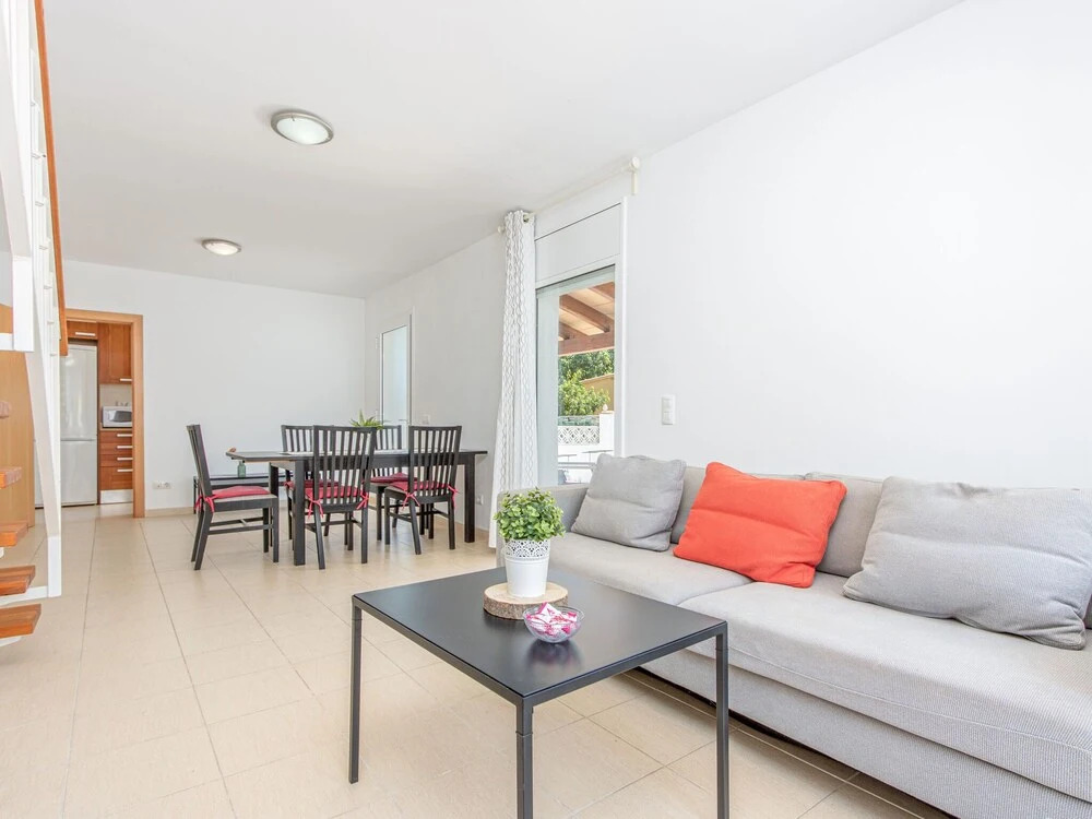 Villa in Empuriabrava With Private Pool & Mooring