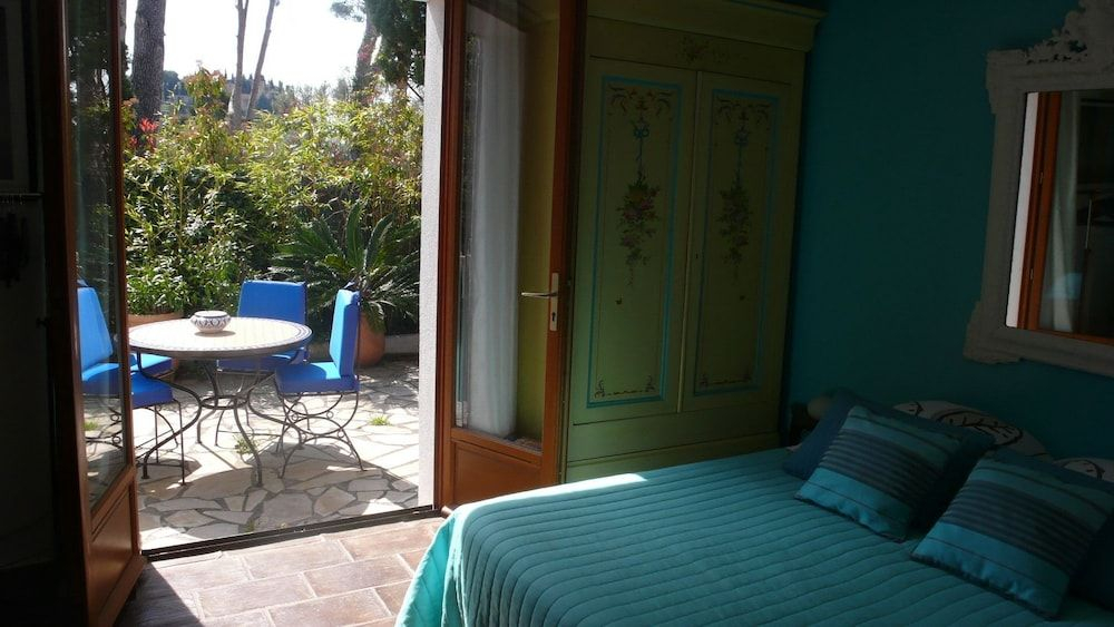 Le patio des Mimosas