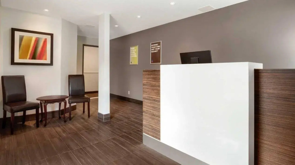 Studio 6 Toronto