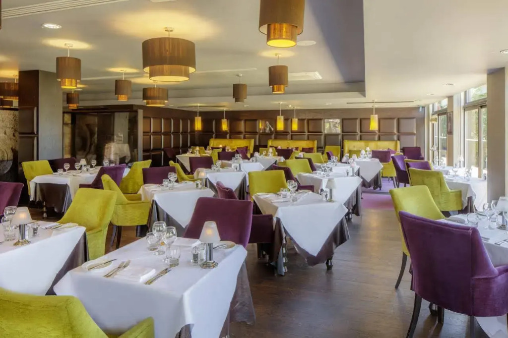 Cambridge Hotel
