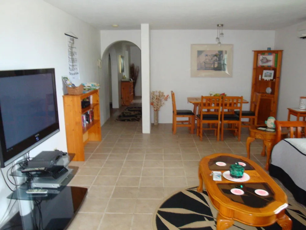 6 Cloverdale Close