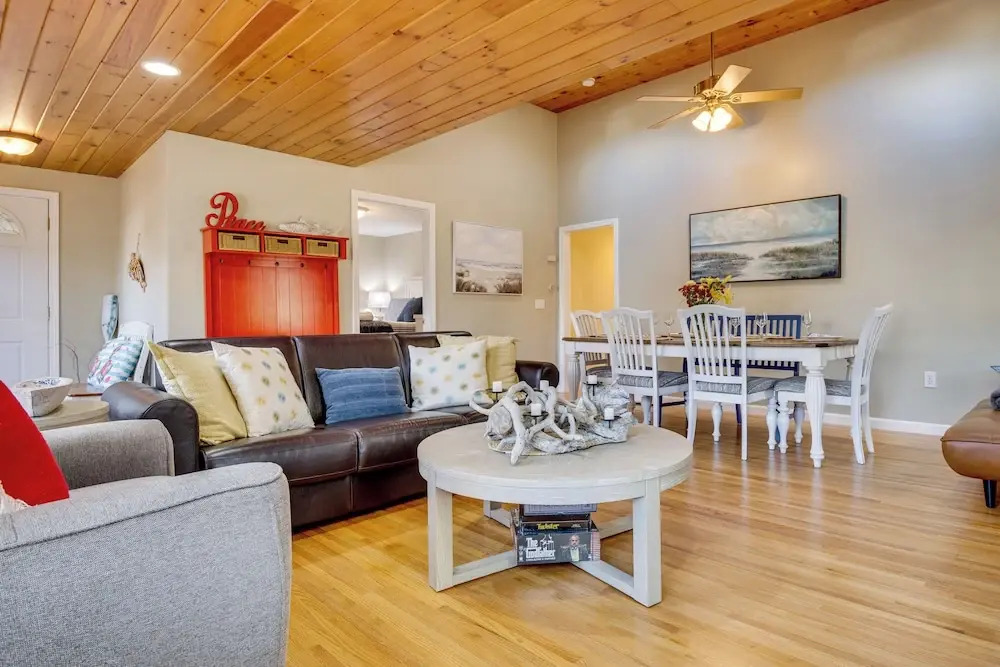 < 1 Mi to Dtwn Ogunquit! Coastal Family Retreat