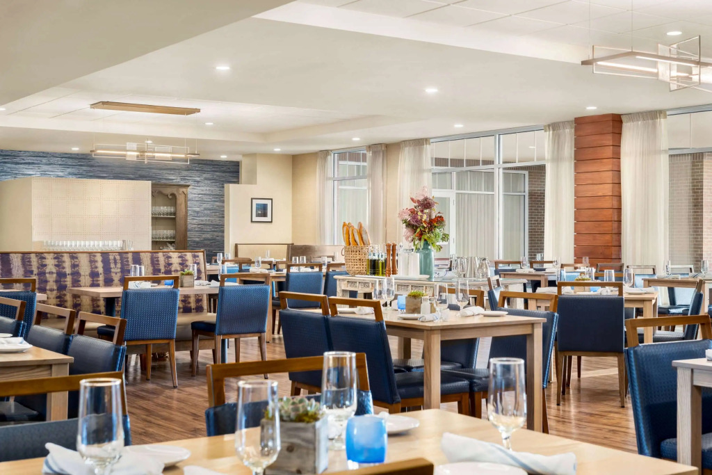 Wyndham Newport Hotel