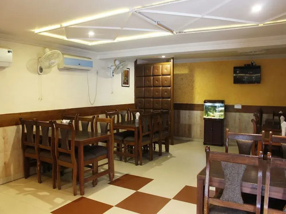Chutney Merry Hotel