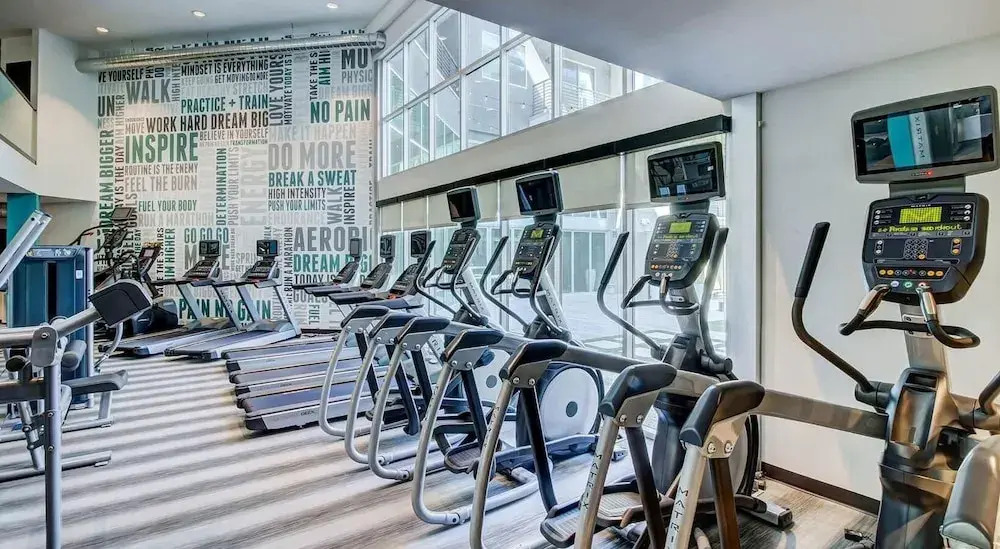 Landing Stylish 1BD Gym Clubhouse