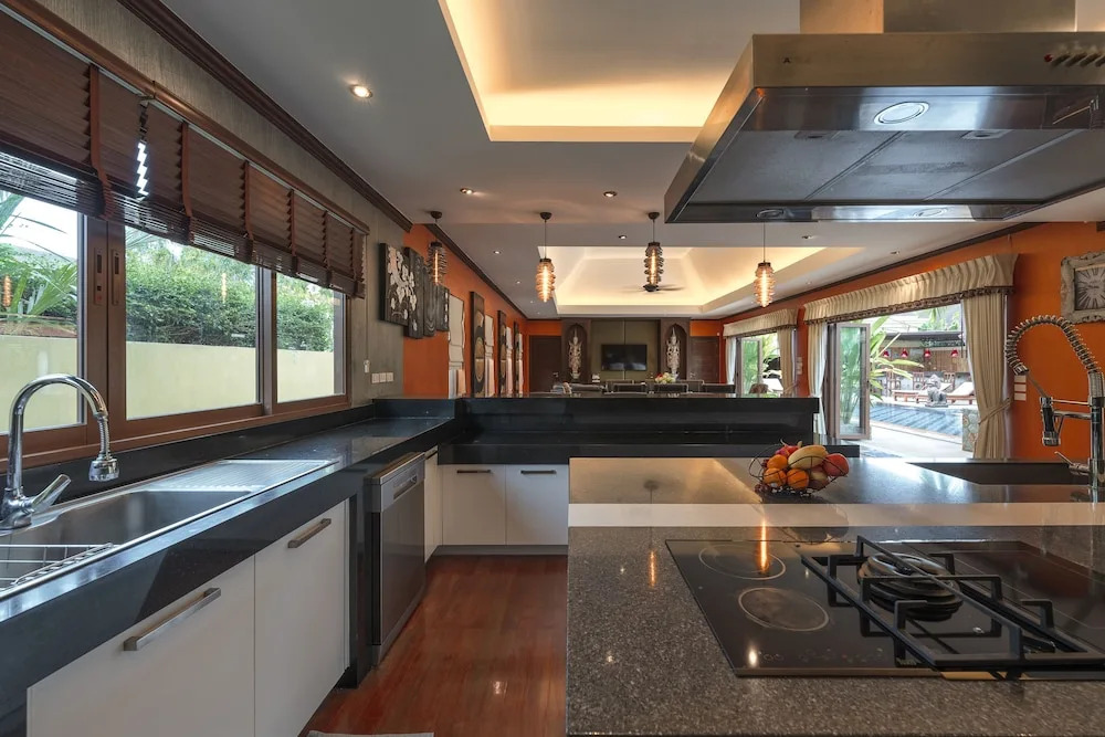 Private 6BR Tropical Estate near Nai Harn Beach
