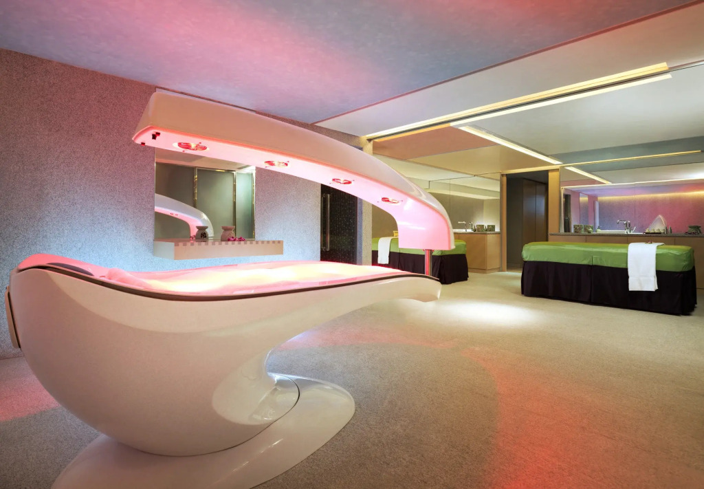 HUALUXE Shanghai Twelve At Hengshan by IHG