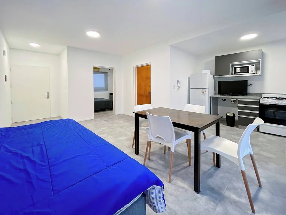 Modern Almagro Apartment for 4 Guests With Balcony and Full Amenities