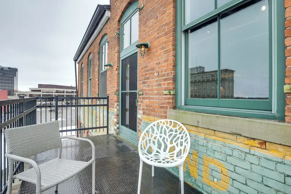 < 1 Mi to Wittenberg: Eclectic Loft w/ Parking!