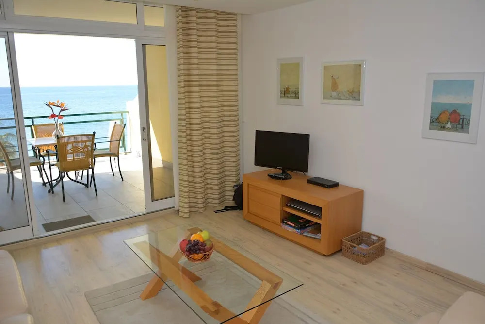 Atlantic view 1 - Apartment with ocean view & pool