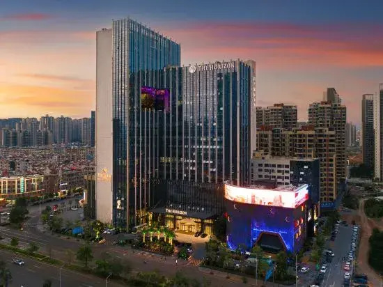 The Horizon Hotel