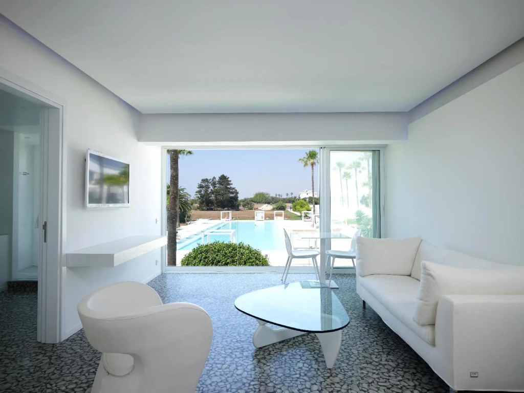 So White Beach Resort