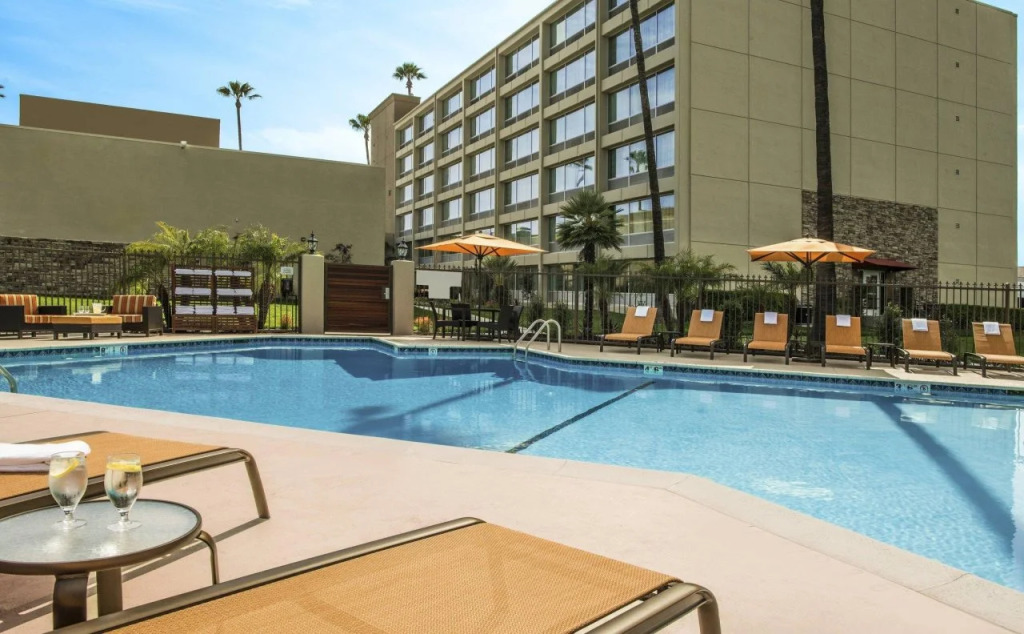 Courtyard by Marriott Los Angeles Woodland Hills