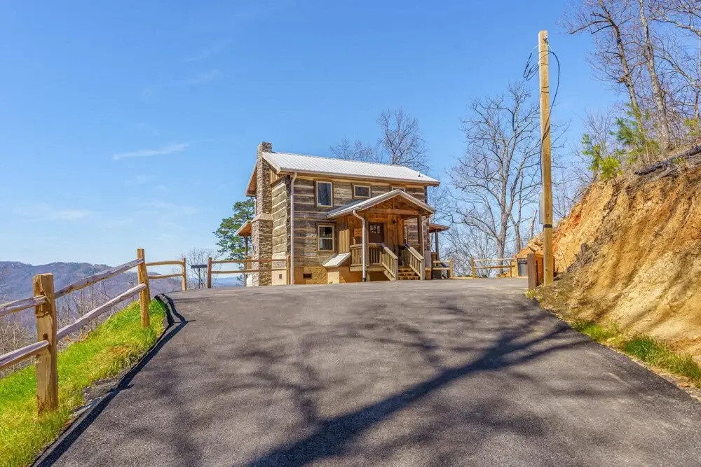 Sheriff s Cabin Mountain View Hot Tub Antique Logs Featured on Barnwood Builders Great Location