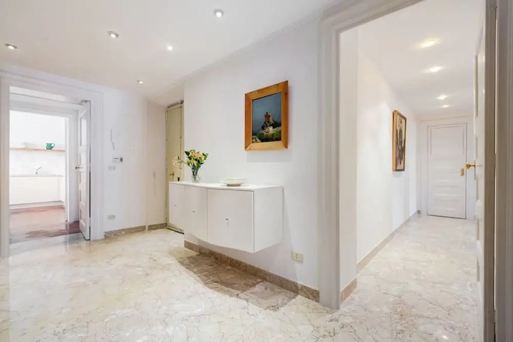 Bright 3 bed Flat 9 min From Piazza di Spagna