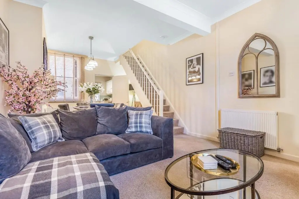 Chester City Centre Cottage, Sleeps 6 with FREE Parking