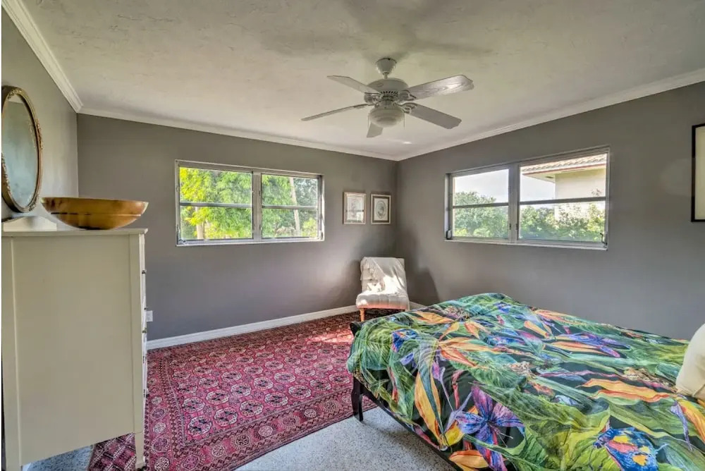 Family With Pool, Games, Dock, Fishing, Golf 4 Bedroom Home by Redawning