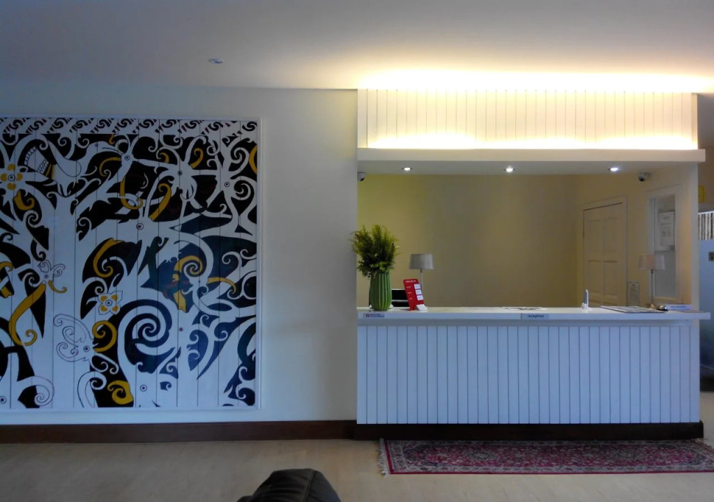 Bird's Nest Hotel