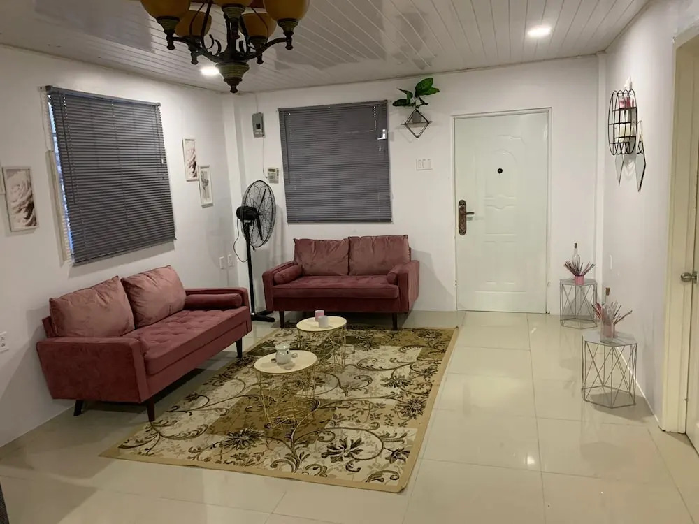 1 Bed Apartment - Sleeps 2 - Parking - Wifi