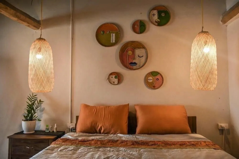 Toce House Tả van
