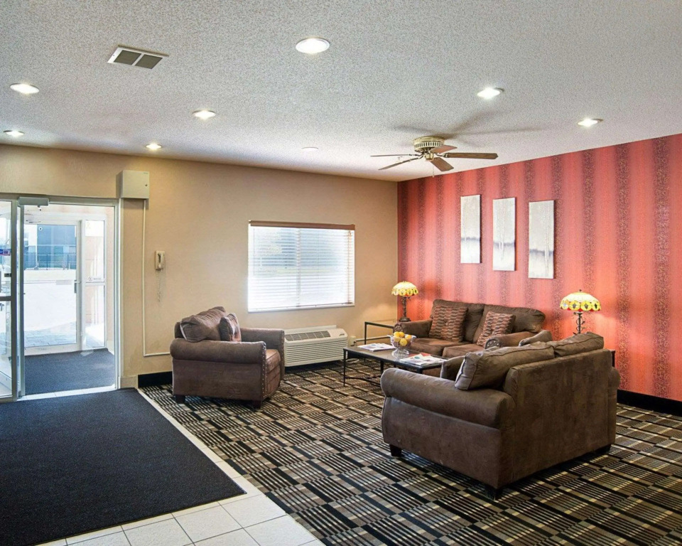 Quality Inn Brooklyn Center