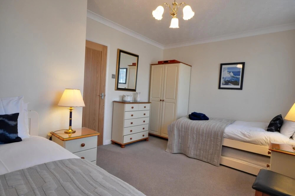 Blue Swell in Poole With 3 Bedrooms and 3 Bathrooms
