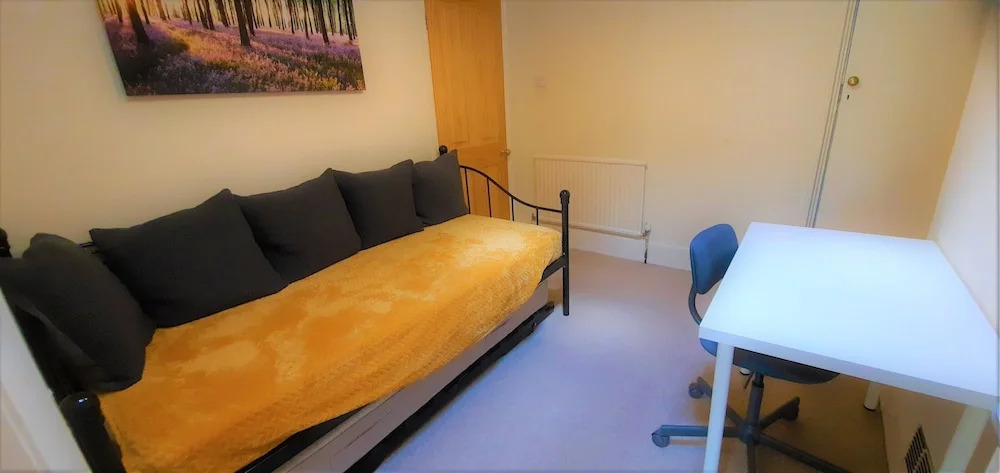 Windsor centre 3 bed terrace house sleep 6