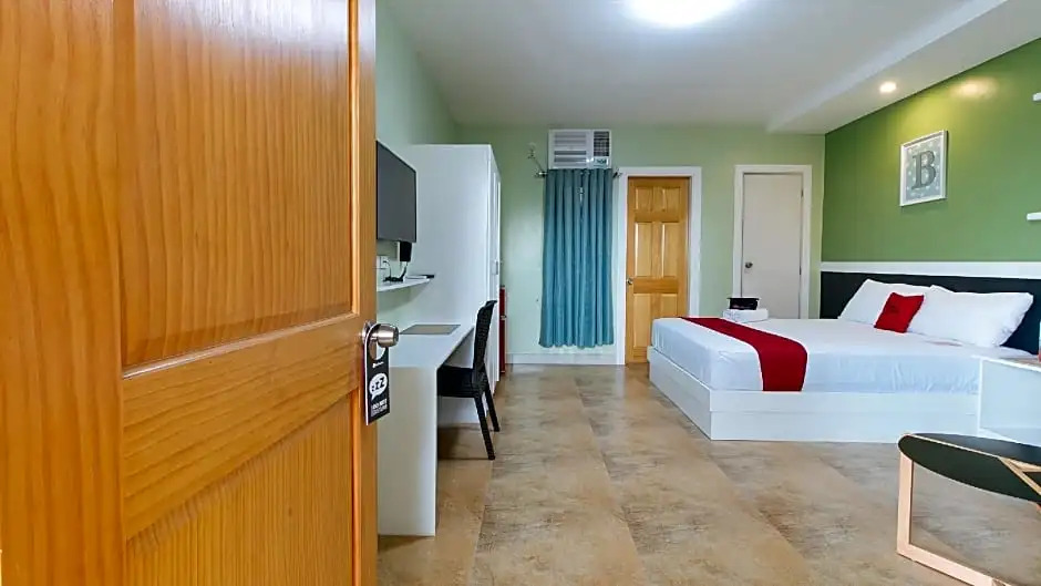RedDoorz Plus near Lapasan Plaza Cagayan de Oro