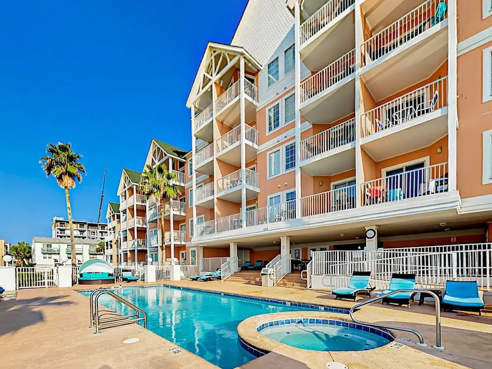 New Listing! Coastal Gem W/ Pool, 1 Block To Beach 1 Bedroom Condo