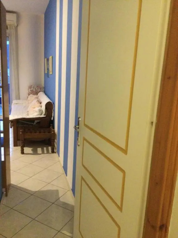 Marias 2 Studios Apartments Flats to Let -heart city ,50m harbor Chantzara