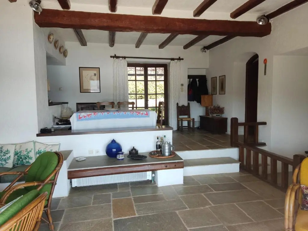 Lito's dream villa by the sea!