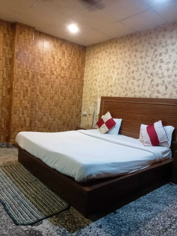 Roomshala 156 Hotel Mannat Inn