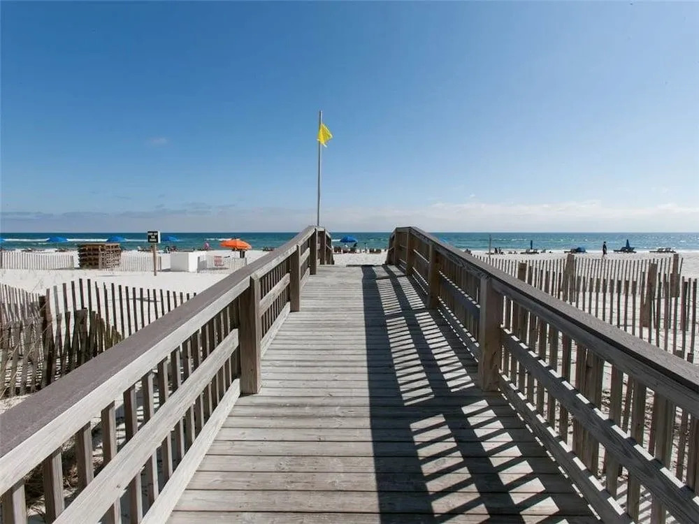 Crystal Shores 704