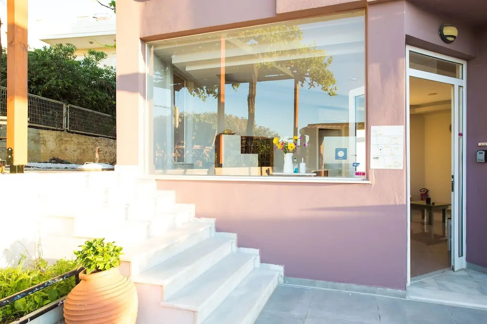 Yasmine Apartments
