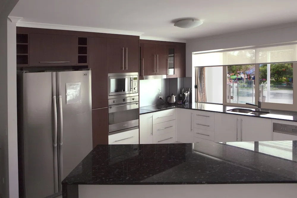 Waters Edge Apartment Cairns