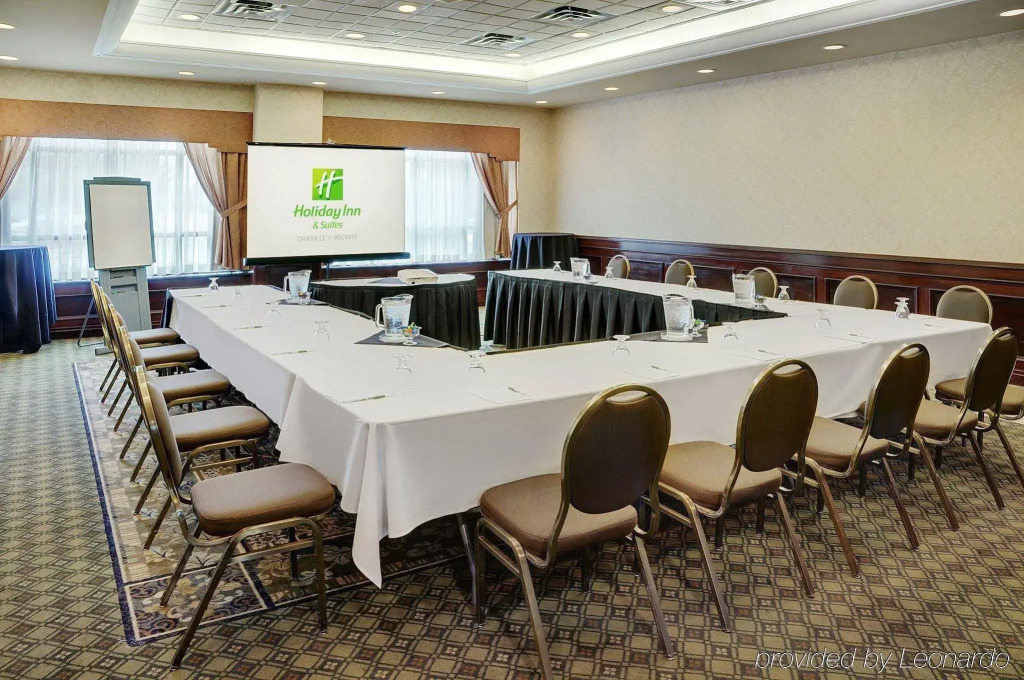 Holiday Inn & Suites Oakville at Bronte by IHG
