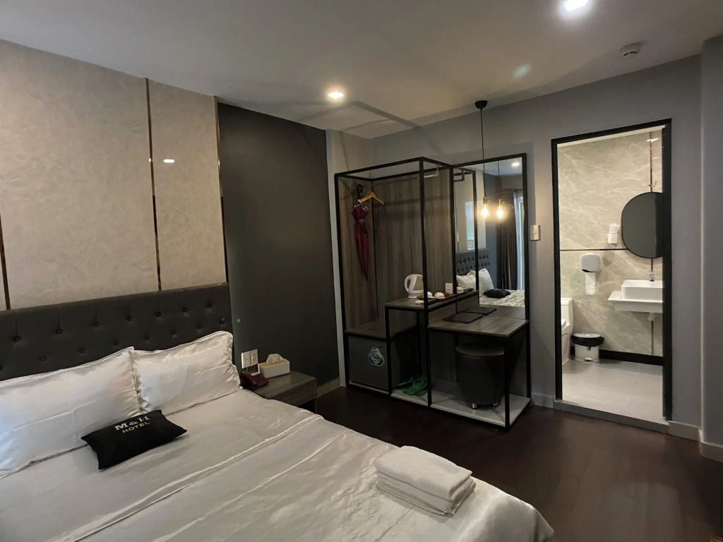 M&H Hotel