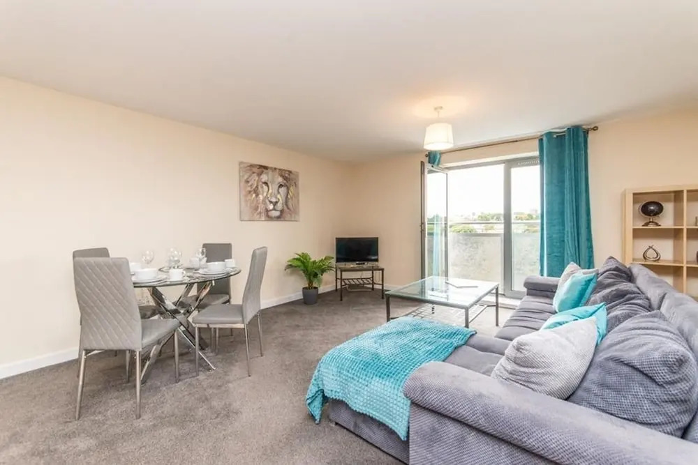 Luxury River Views - 2 Bed Apartment