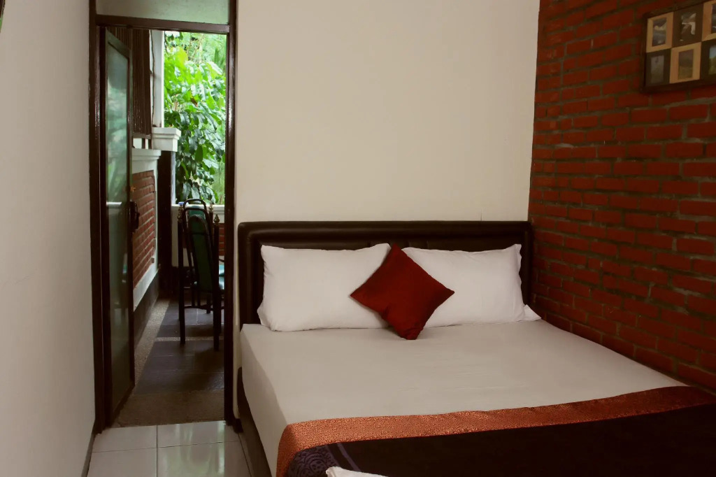 Bantal Guling Villa