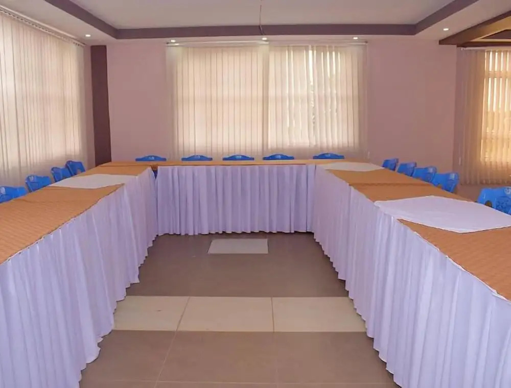 TRIPLINQ HOTEL & RESORT Nkubu- Meru