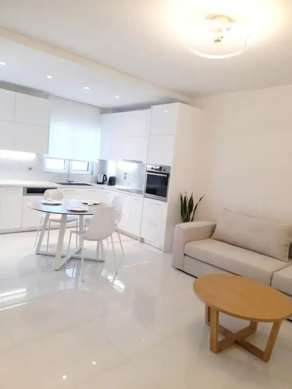 White Dome Apartment I