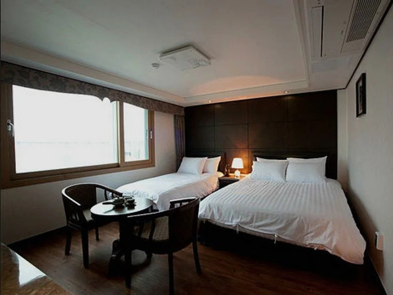 Tourist Hotel The Red